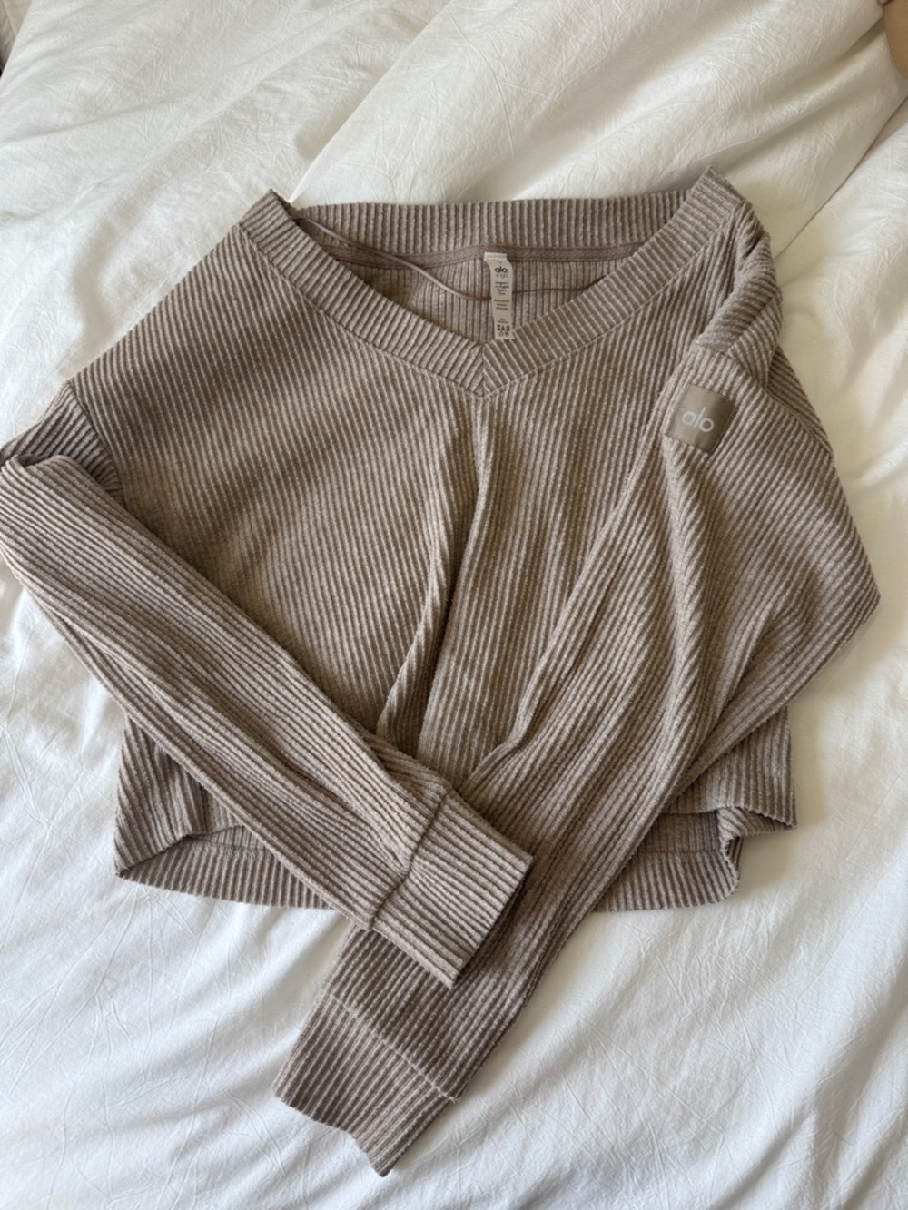 ALO Yoga Ribbed V-Neck Cropped Sweatshirt in Taupe